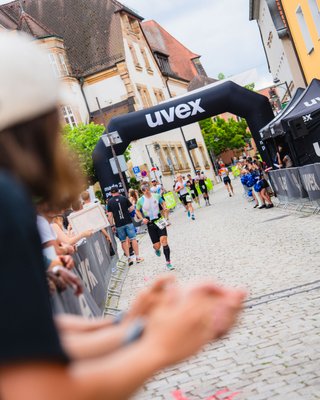 Laufstrecke Challenge Roth mit uvex Torbogen