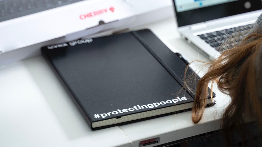 Ein Notizblock der uvex group