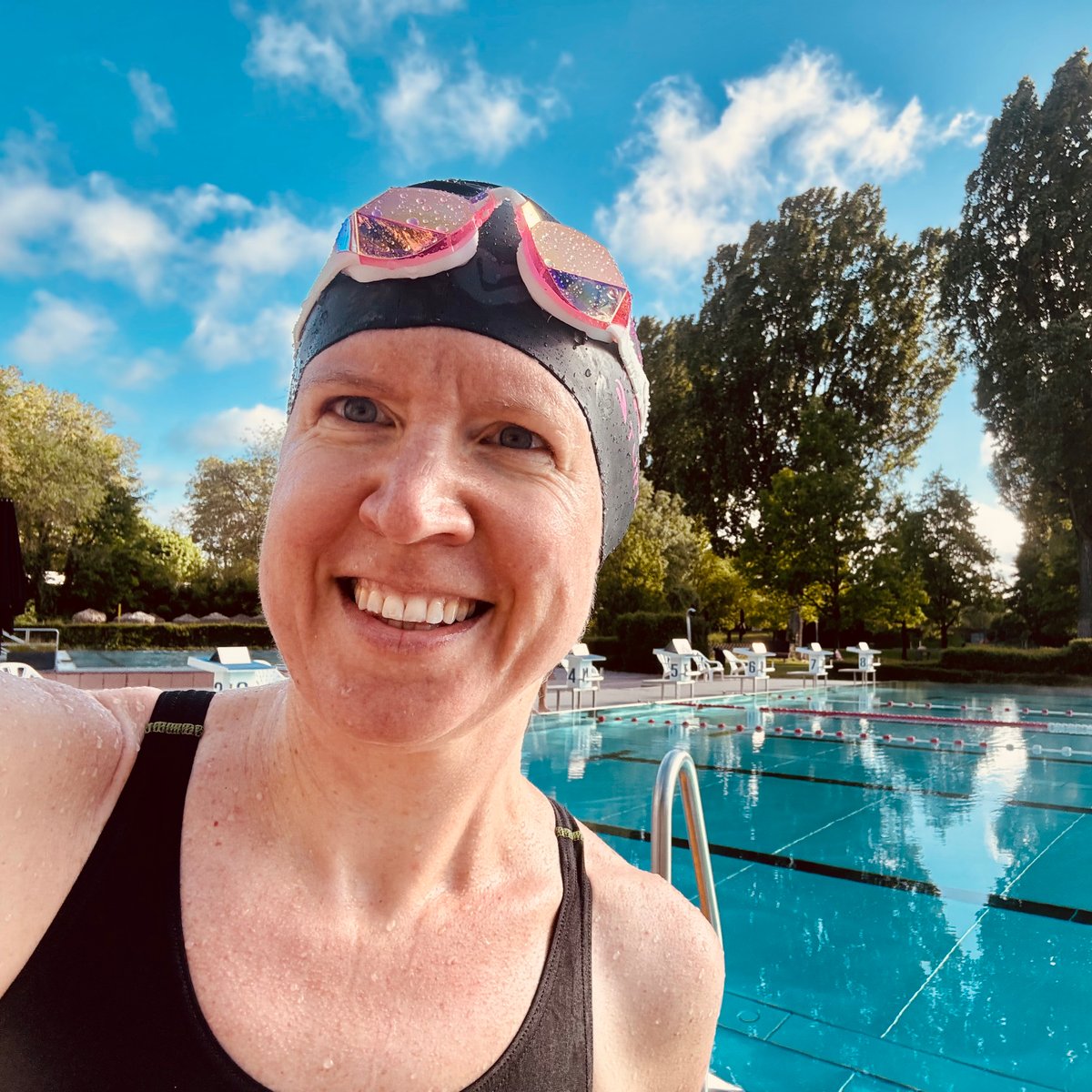 Schwimmerin im Freibad