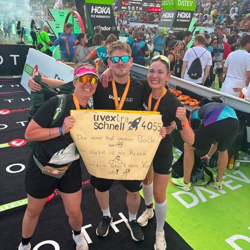Gemeinsam ins Ziel: uvex beim Challenge Roth Staffel uvextra schnell